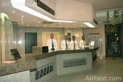 Triton Empire Hotel 9